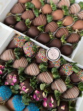 Load image into Gallery viewer, Custom Berry Box